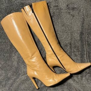 Gorgeous BUTTERSCOTCH Guess Boots!!!